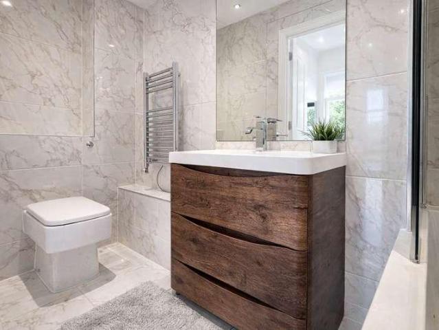 Flat for sale in Holloway Hill, Fole