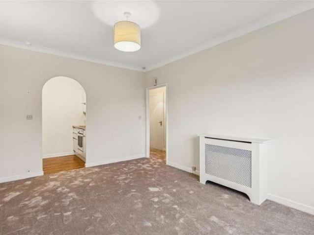 Flat for sale in London Borough of Hounslow, Greater London