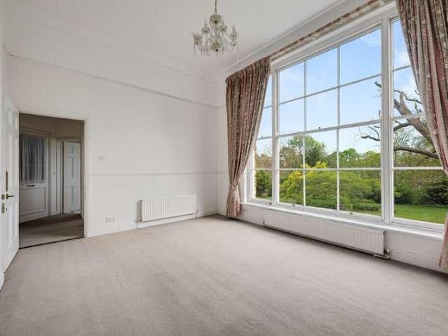 Flat for sale in London Borough of Lewisham, Blackheath