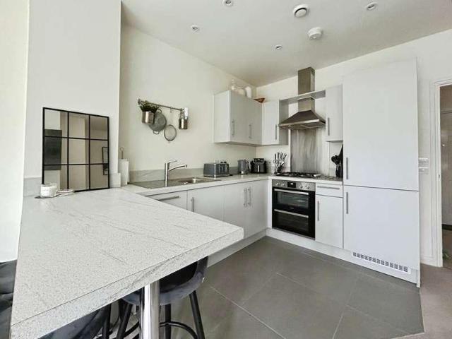 Flat for sale in Fleet, Hart