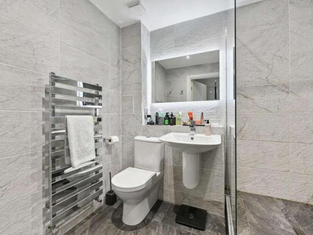 Flat for sale in Colindale, Greater London