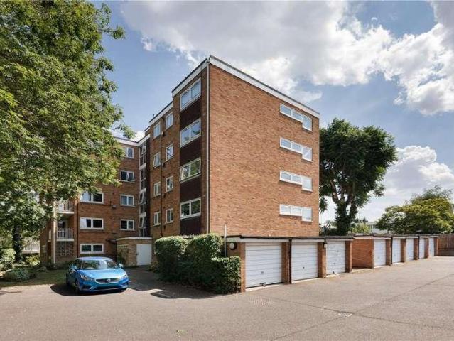 Flat for sale in Putney, Greater London