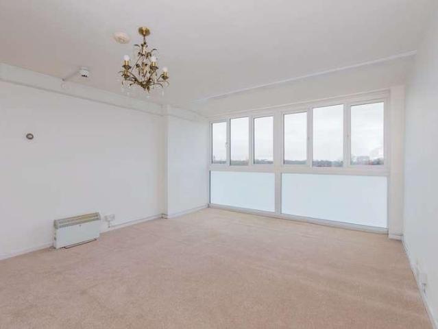 Flat for sale in Slough