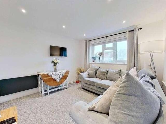 Flat for sale in Fishersgate, West Sussex