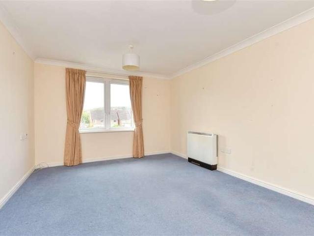 Flat for sale in Red Hill, Surrey
