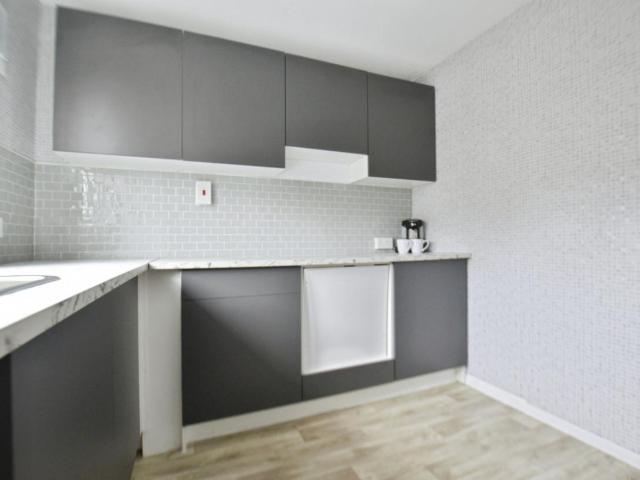 Flat for sale in Canning Town, Greater London