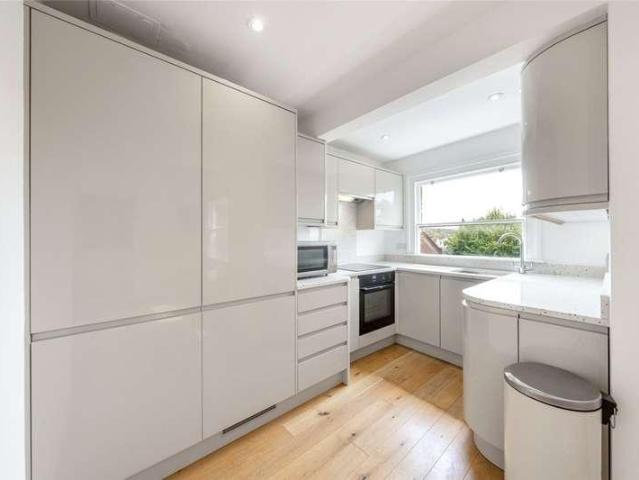 Flat for sale in Maida Vale, Greater London