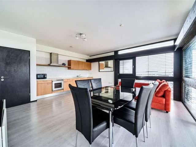 Flat for sale in London Borough of Richmond upon Thames, Greater London