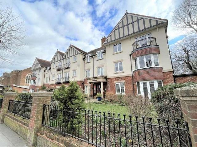 Flat for sale in Croydon, Addiscombe