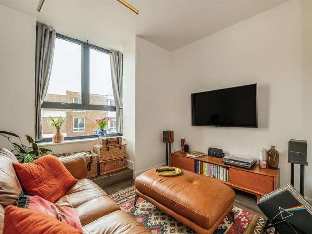 Flat for sale in Chichester, Littlecote