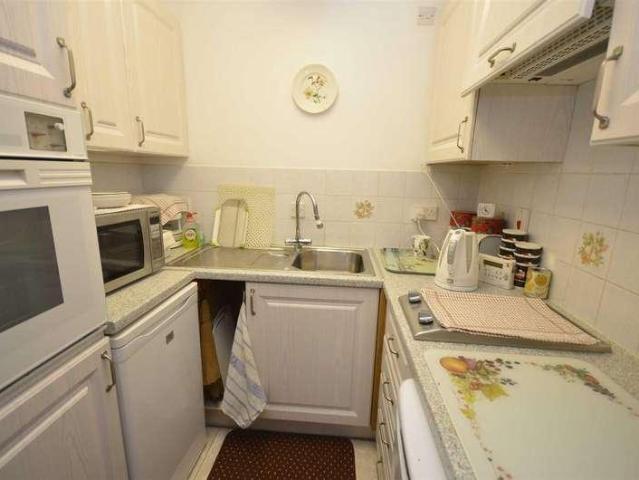 Flat for sale in Stone, Baswich