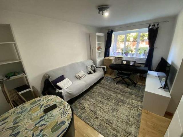 Flat for sale in Colindale, Greater London