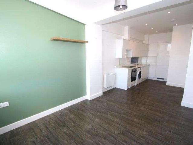 Flat for sale in West Worthing, Worthing