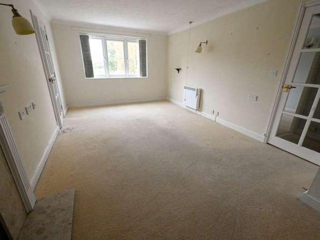 Flat for sale in East Brook, Wimborne