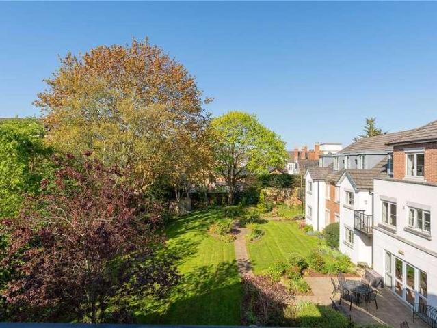 Flat for sale in Lillington, Green Close