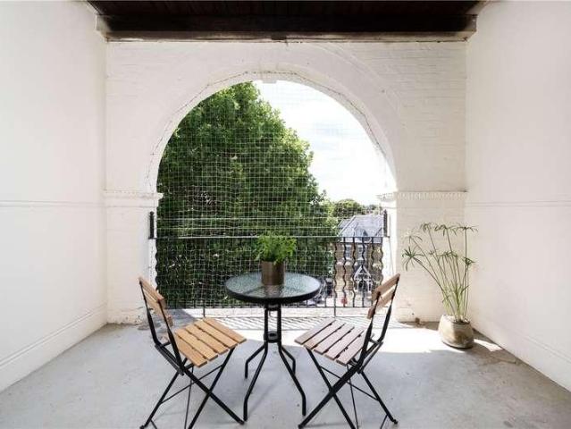 Flat for sale in London Borough of Hounslow, Strand