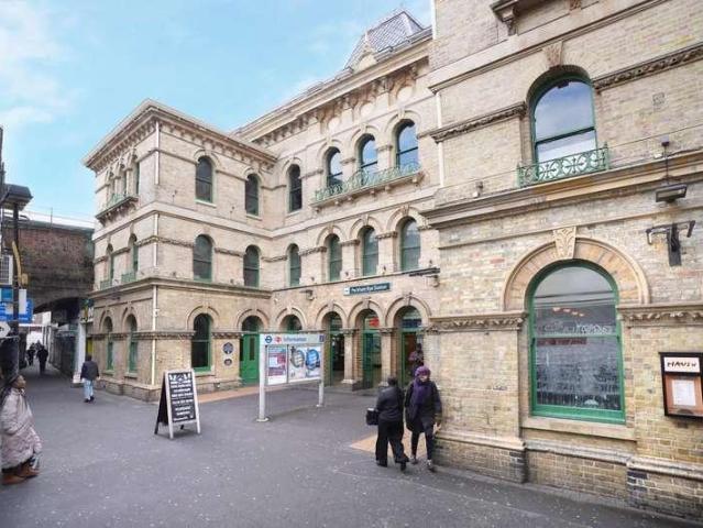 Flat for sale in Peckham, Greater London
