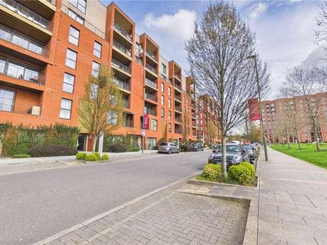 Flat for sale in Colindale, Greater London