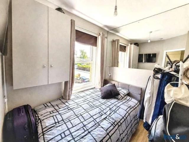 Flat for sale in Poole