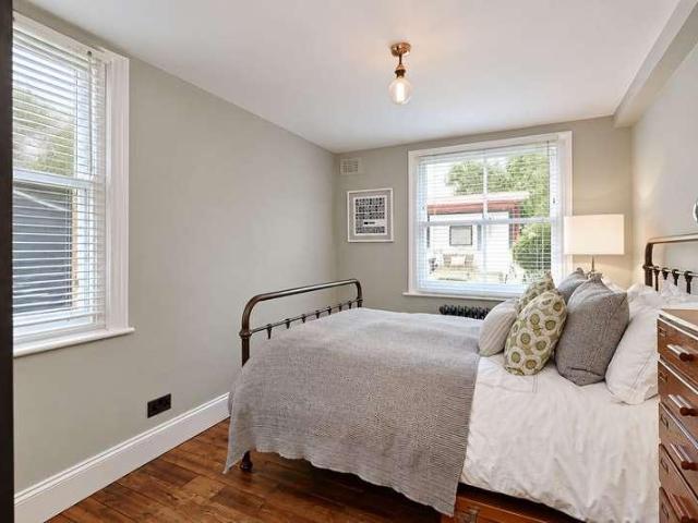 Flat for sale in London Borough of Hackney, Greater London