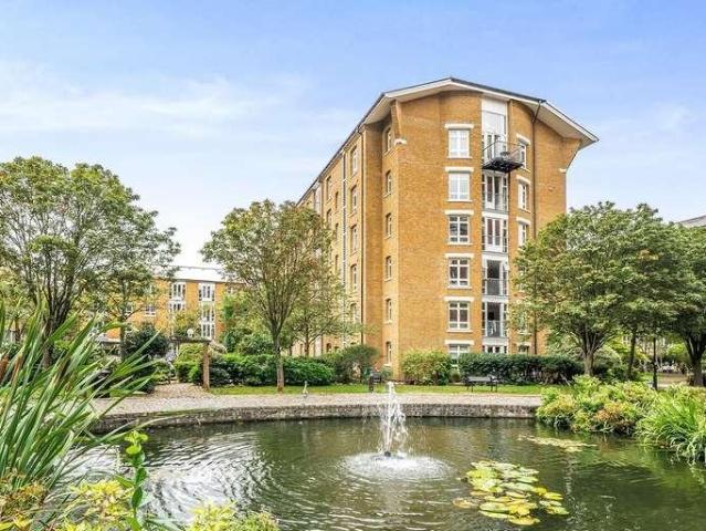 Flat for sale in Old Ford, Bow