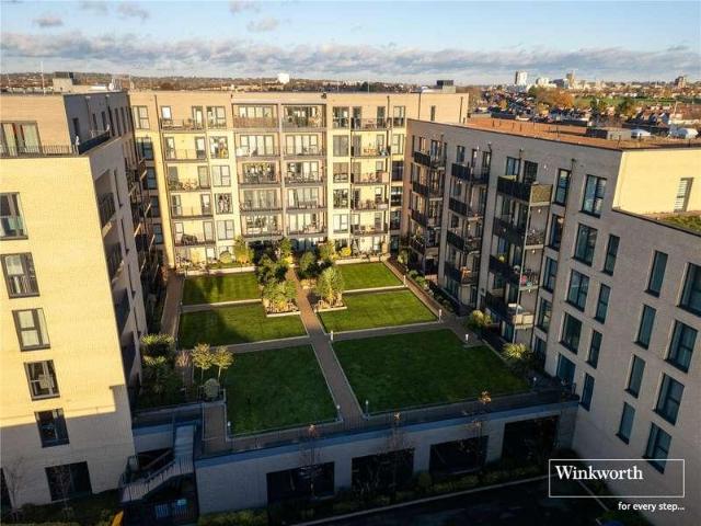 Flat for sale in Kingsbury, Greater London