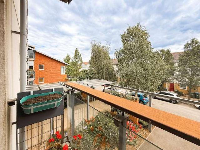 Flat for sale in Greater London