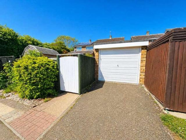 Flat for sale in Hythe, Colchester