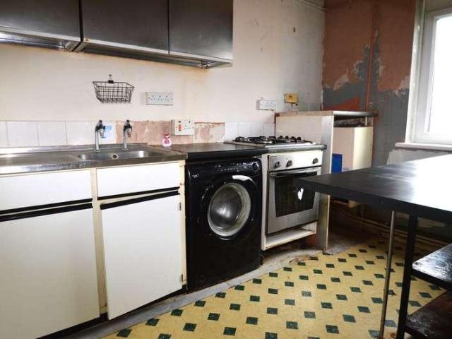Flat for sale in Charlton Riverside, Greater London