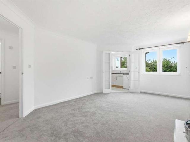 Flat for sale in North Shoebury, Alton Barnes