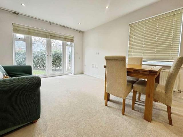 Flat for sale in Buckinghamshire
