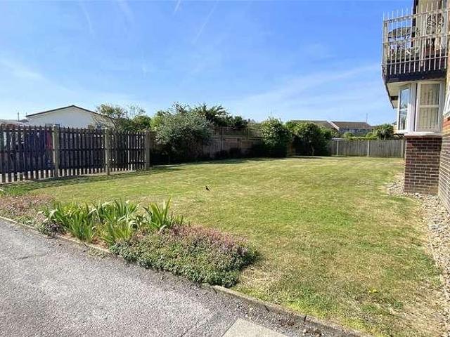 Flat for sale in Fishersgate, West Sussex