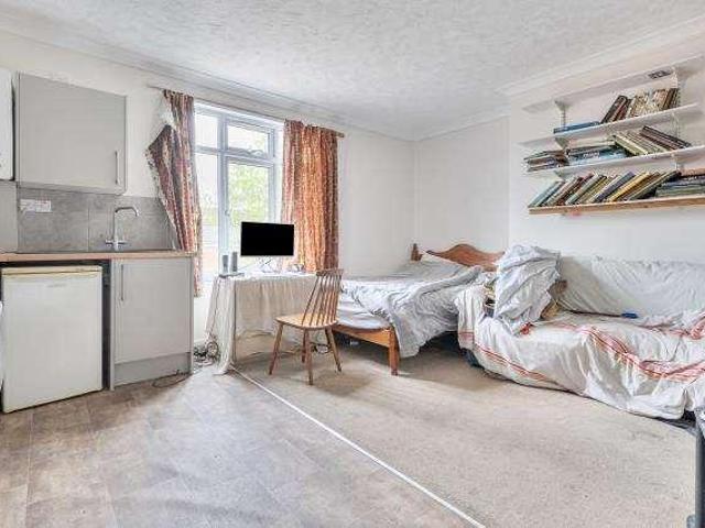 Flat for sale in Slough