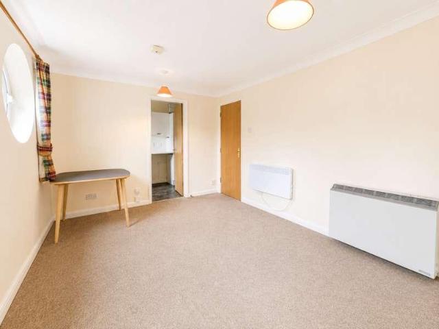 Flat for sale in Hatfield, Fretherne