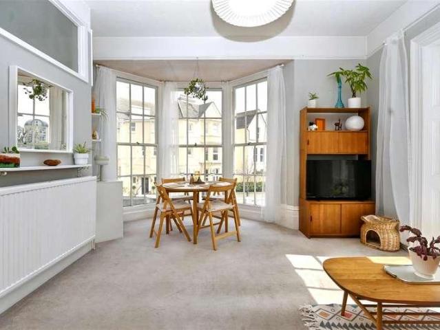 Flat for sale in Eastbourne, East Sussex