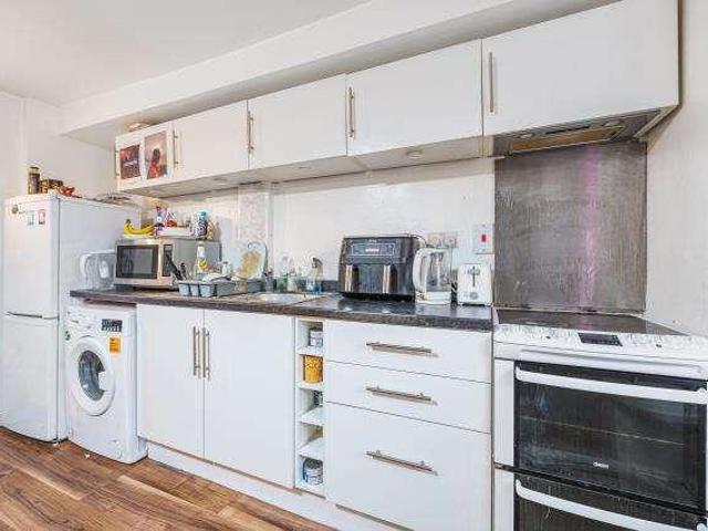 Flat for sale in Slough