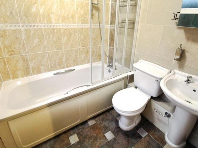 Flat for sale in Broxbourne, Hertfordshire