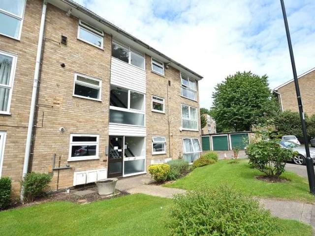 Flat for sale in Palmers Green, Greater London