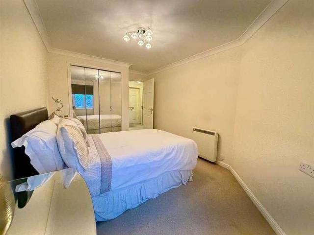 Flat for sale in Hazel Grove, Greater Manchester