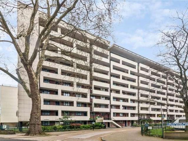 Flat for sale in Bayswater, Greater London