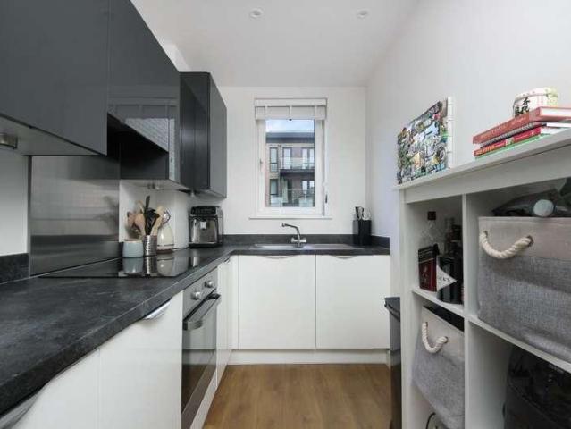 Flat for sale in London Borough of Ealing, Greater London