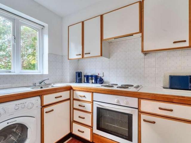 Flat for sale in Weybridge, Elmbridge