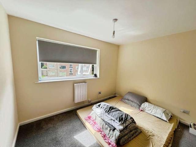 Flat for sale in Lee Bank, Greater Manchester