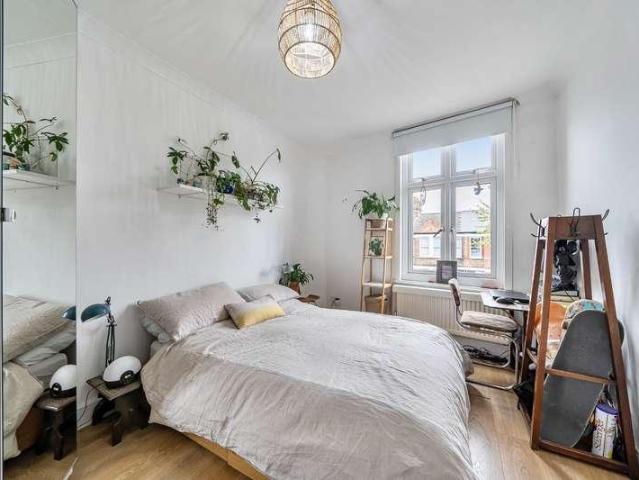Flat for sale in London Borough of Lewisham, Brockley