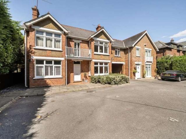 Flat for sale in Winkfield