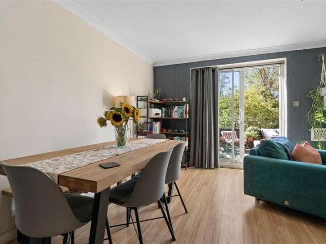 Flat for sale in London Borough of Hounslow, Spring Grove