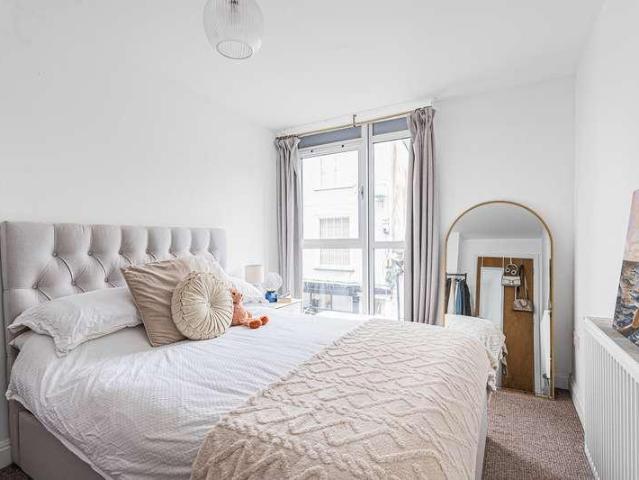 Flat for sale in Truru, Truro