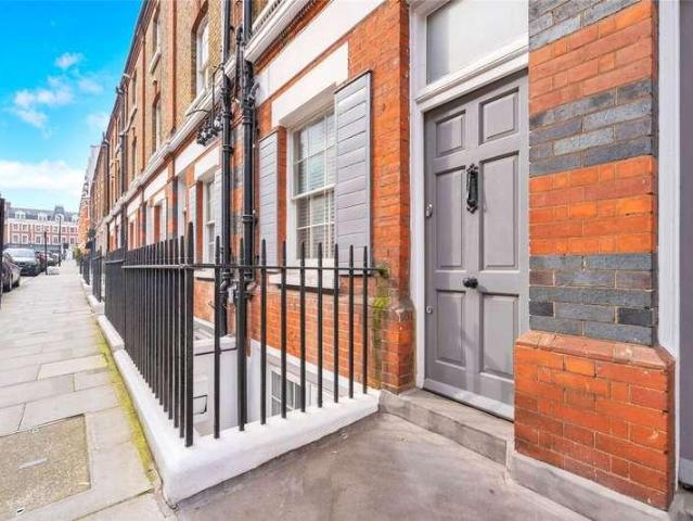Flat for sale in St. John's Wood, Greater London
