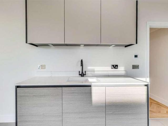 Flat for sale in Alton Barnes, Essex