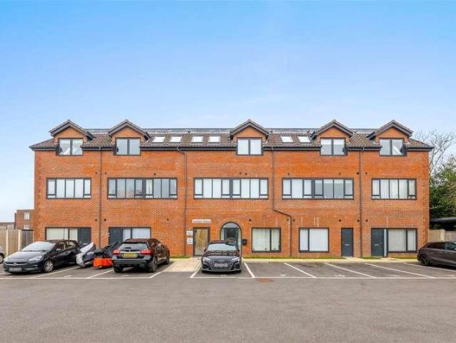 Flat for sale in Pachesham Park, Surrey